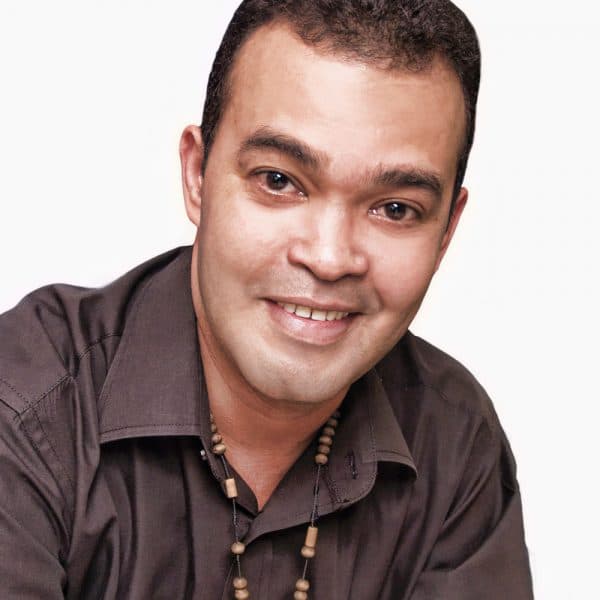 Alex Bueno En Bachata Mix